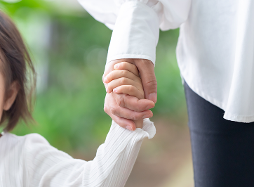 週に1回の登園で、無理なく親子で楽しめるカリキュラムを紹介いたします。
